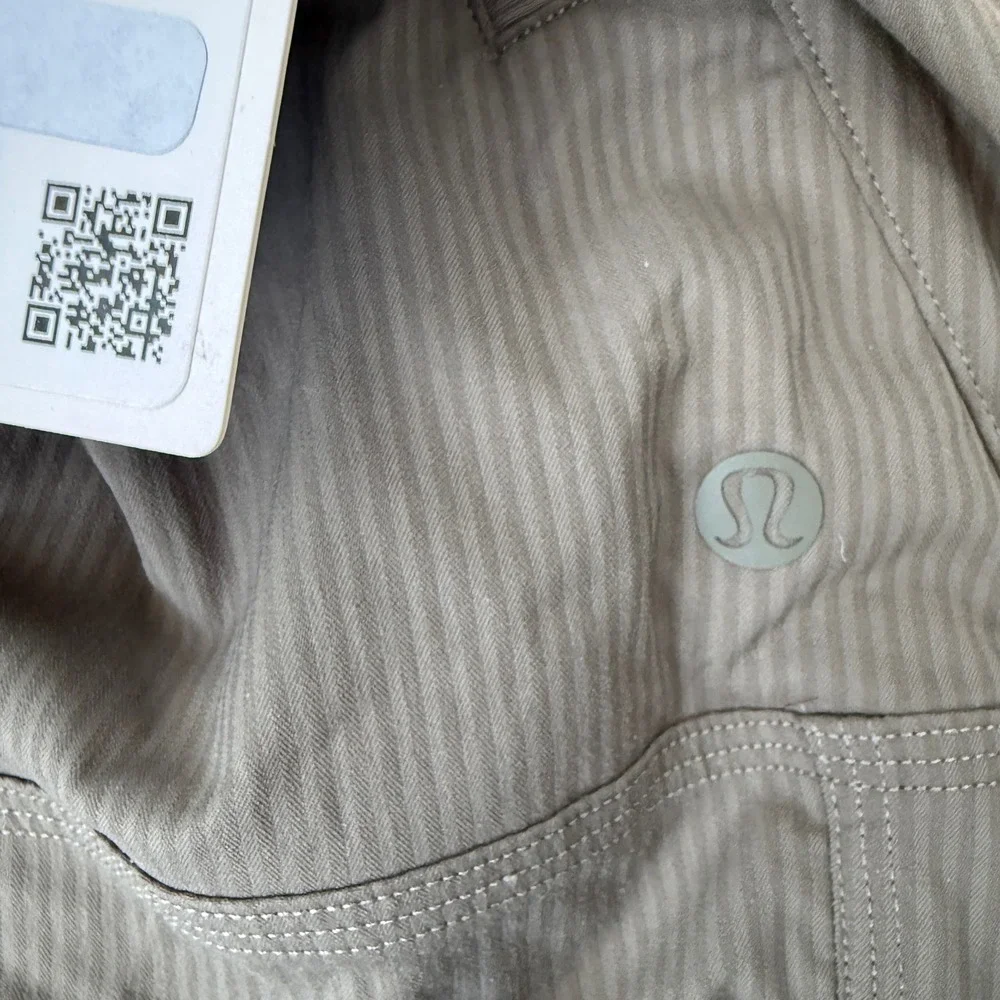 Lululemon dance studio midrise pant NWT size 6 green